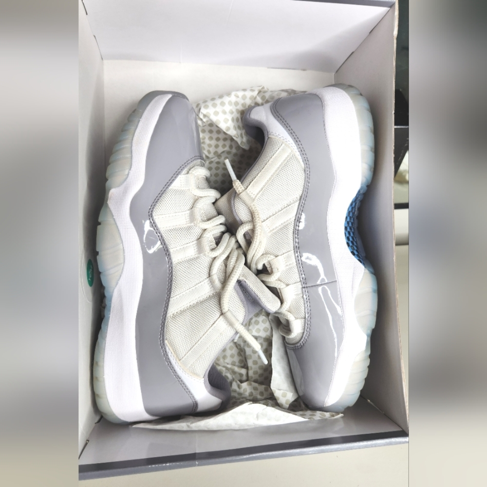 Air Jordan 11 Retro Low Size 9.5